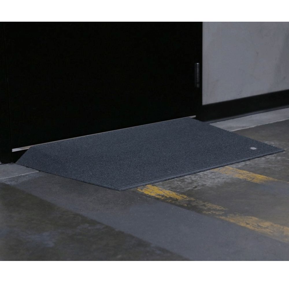 2.5 H Black EZ-ACCESS Transitions Angled Entry Mat
