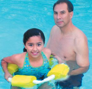 MJM International Aqua Rings Floater