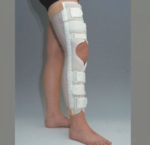 Rolyan AquaForm Knee Immobilizer