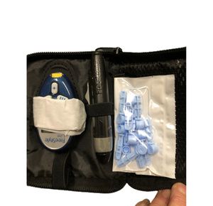 Freestyle Lite Blood Glucose Monitoring System with Innovative Automatic Calibration