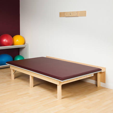 Clinton Classic Space Saving Folding Mat Platform